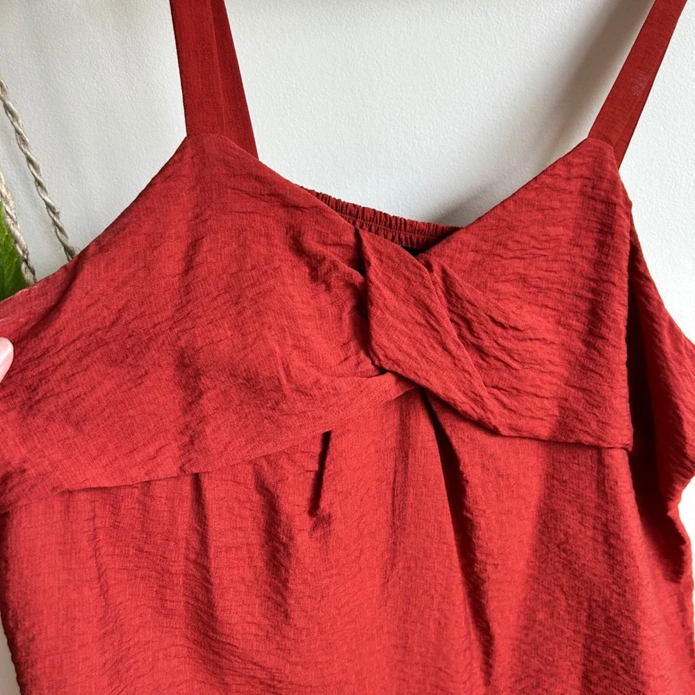 Simply Vera Vera Wang Rust Red Twist Front Smocked Back Camisole Top XXL - Picture 2 of 8